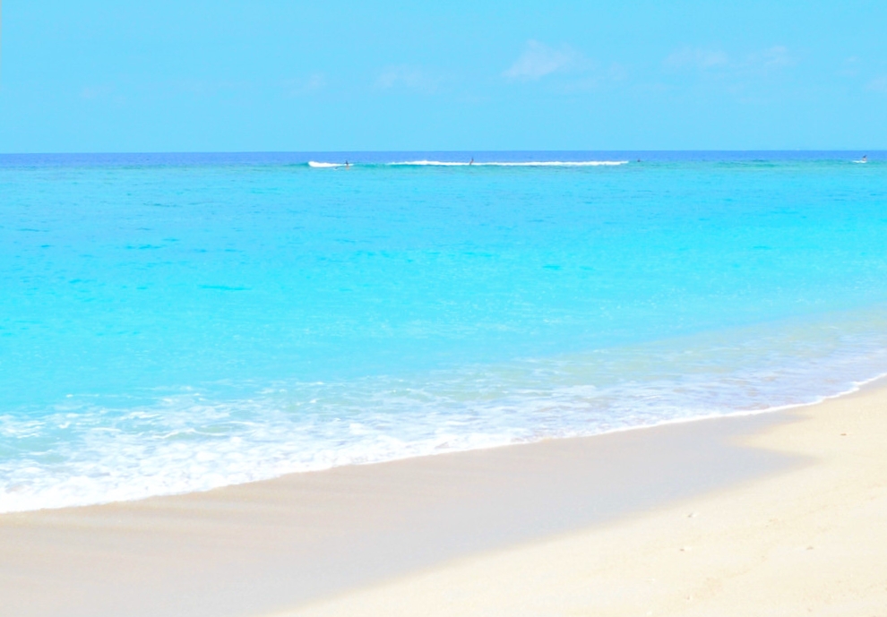 沖縄の海開きは4月から 美ら海水族館近くの瀬底島のビーチへ Nextravelers 高城剛お勧め海外国内旅行スポット